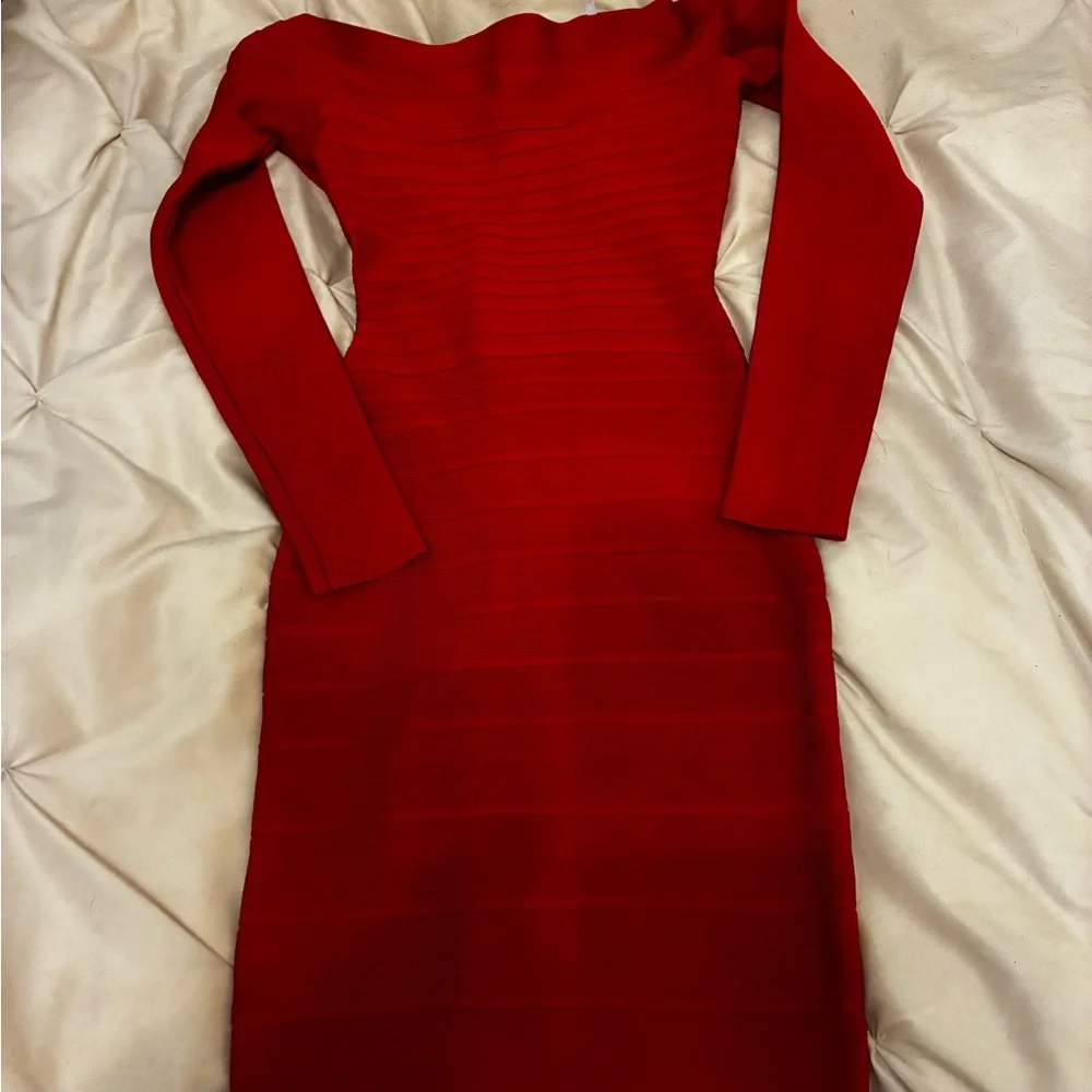 Hervé Léger “Renny” Long-Sleeve Off-Shoulder Bandage Dress – Red – XS - Picture 7 of 7